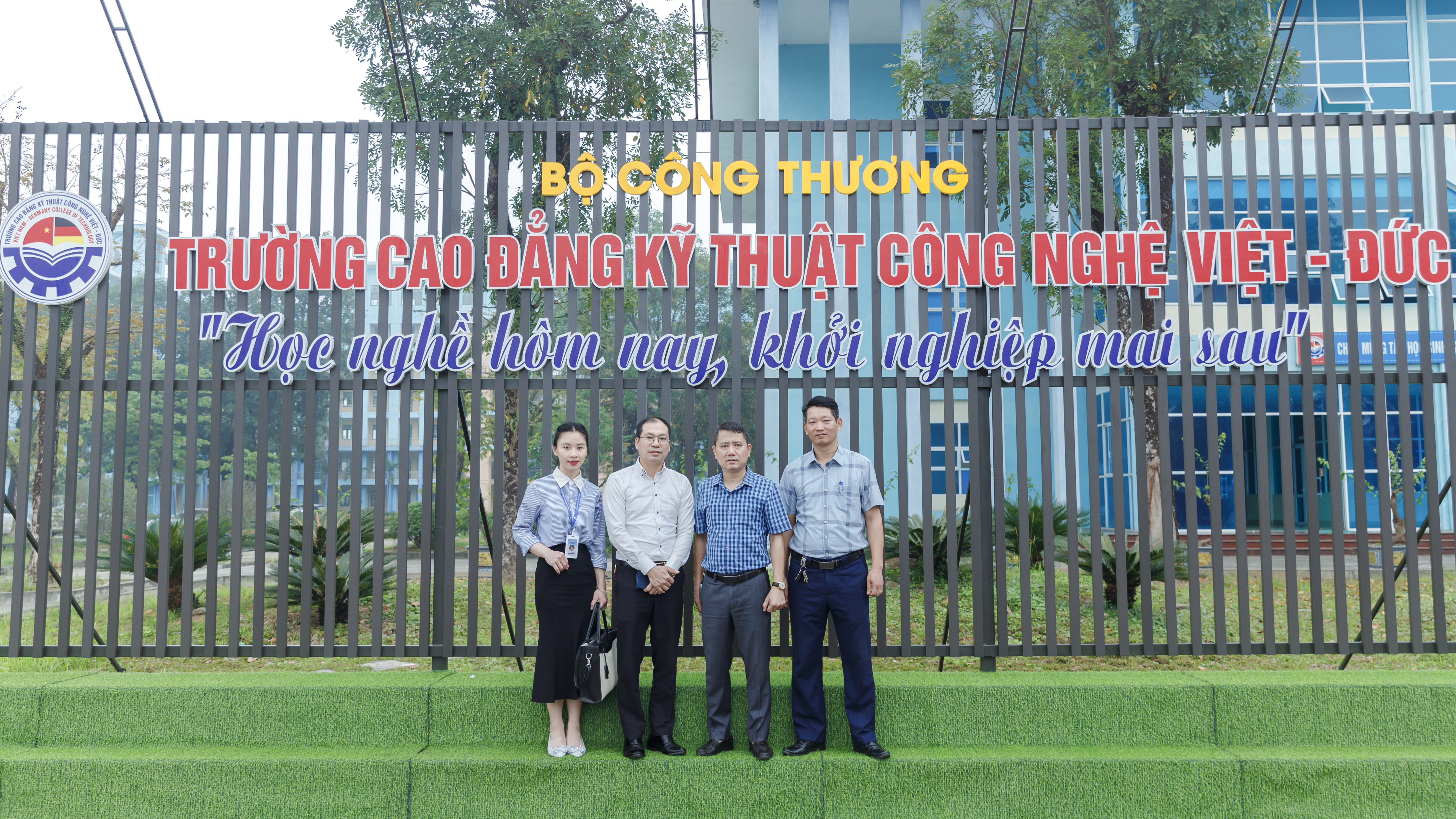  KHẢO SÁT THỰC TẾ & KẾT NỐI ĐÀO TẠO – MỞ RỘNG CƠ HỘI QUỐC TẾ CHO SINH VIÊN